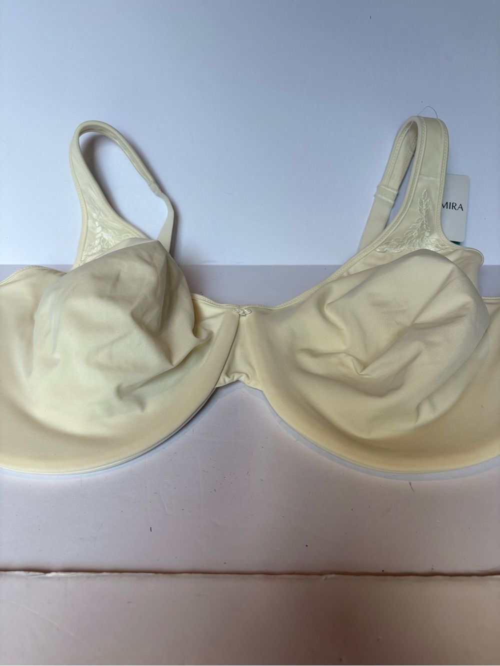 Delmira Women’s Full Coverage Underwire Bra in Ivory NWT Size 44F Minimizer